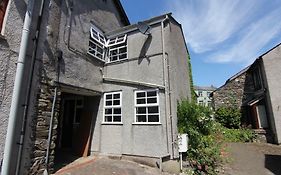 2 Leather Lane